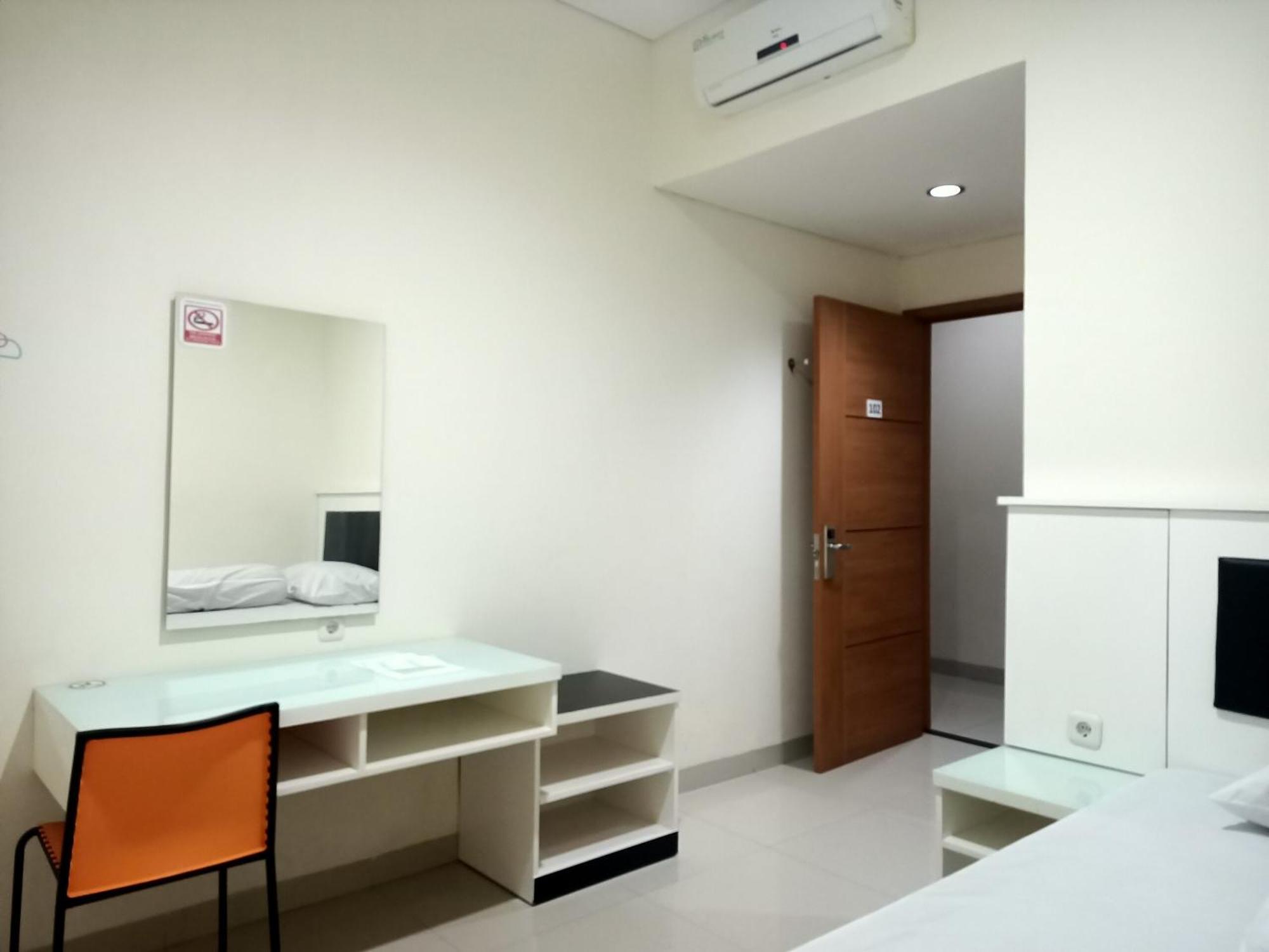 Oyo 93538 Millow Kost Near Gedung Rektorat Iain Parepare Екстер'єр фото